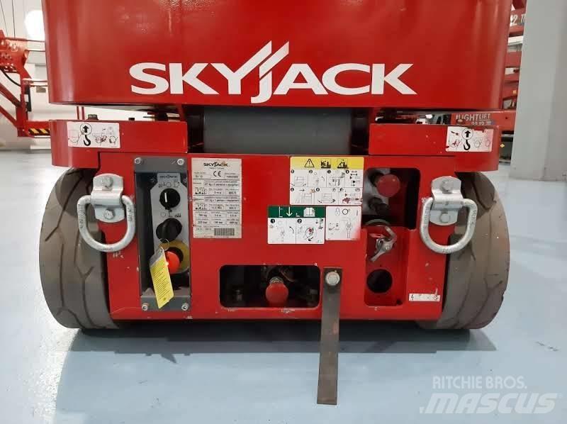 SkyJack SJ 12 Podnośniki masztowe