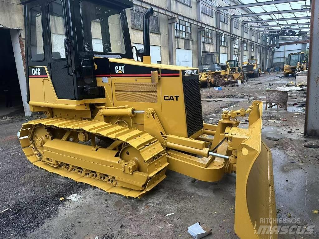 CAT D 4 C Spycharki gąsienicowe