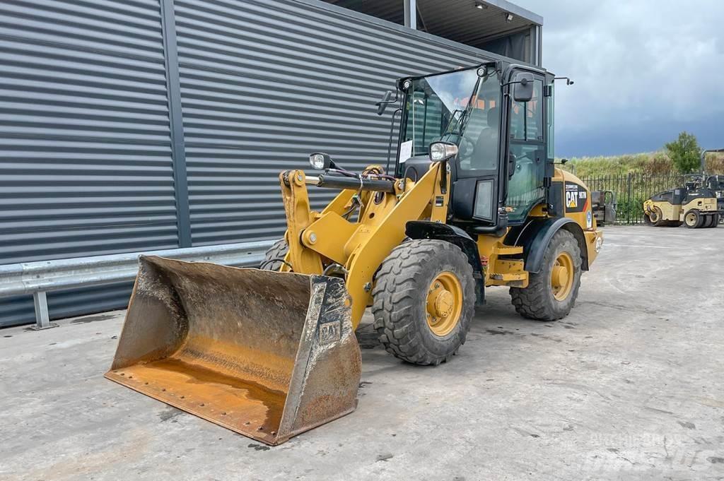 CAT 907M Ładowarki kołowe