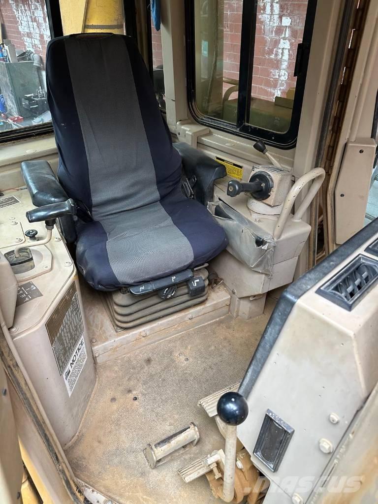 CAT D 6 H II Spycharki gąsienicowe