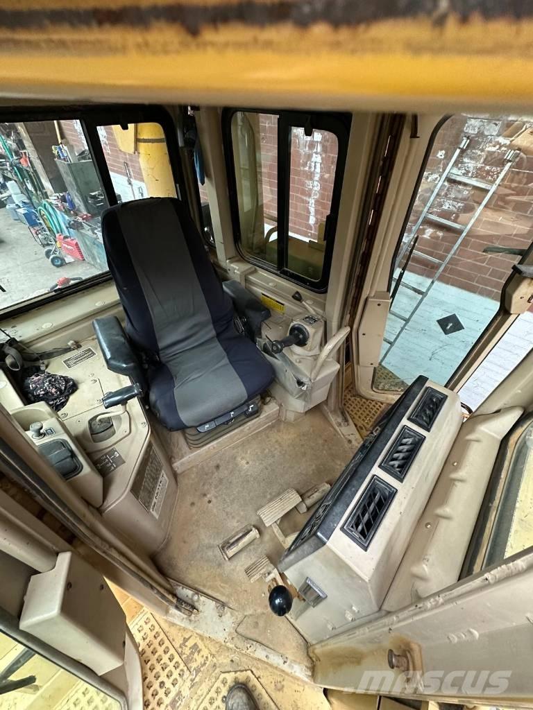 CAT D 6 H II Spycharki gąsienicowe