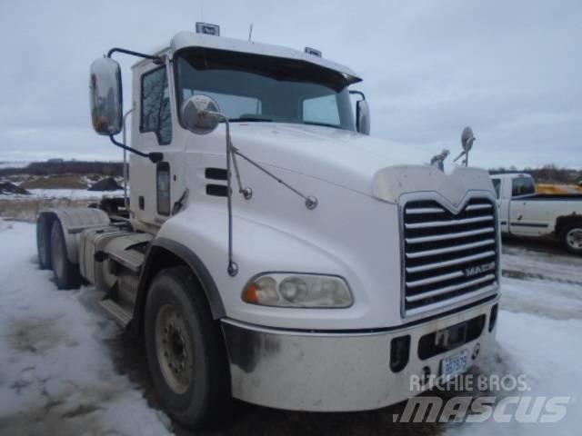 Mack CXU 613 Ciągniki siodłowe