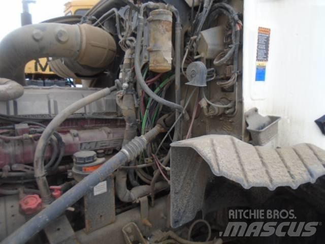 Mack CXU 613 Ciągniki siodłowe