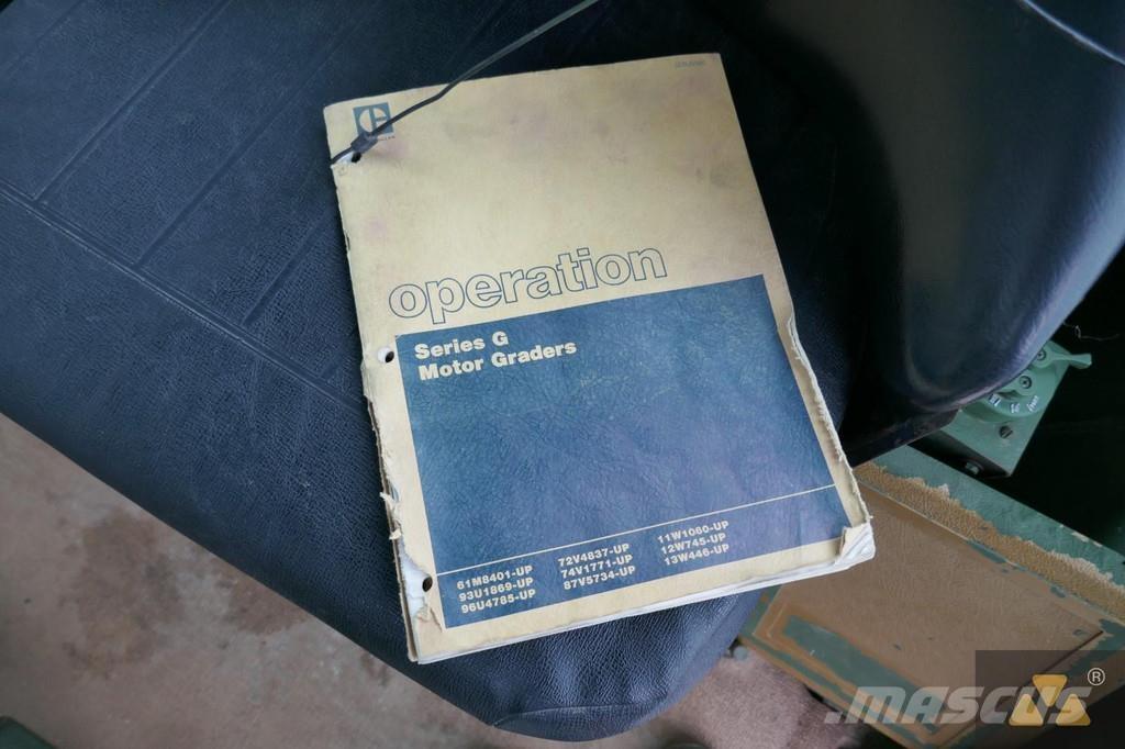 CAT 130G Ex-army Równiarki