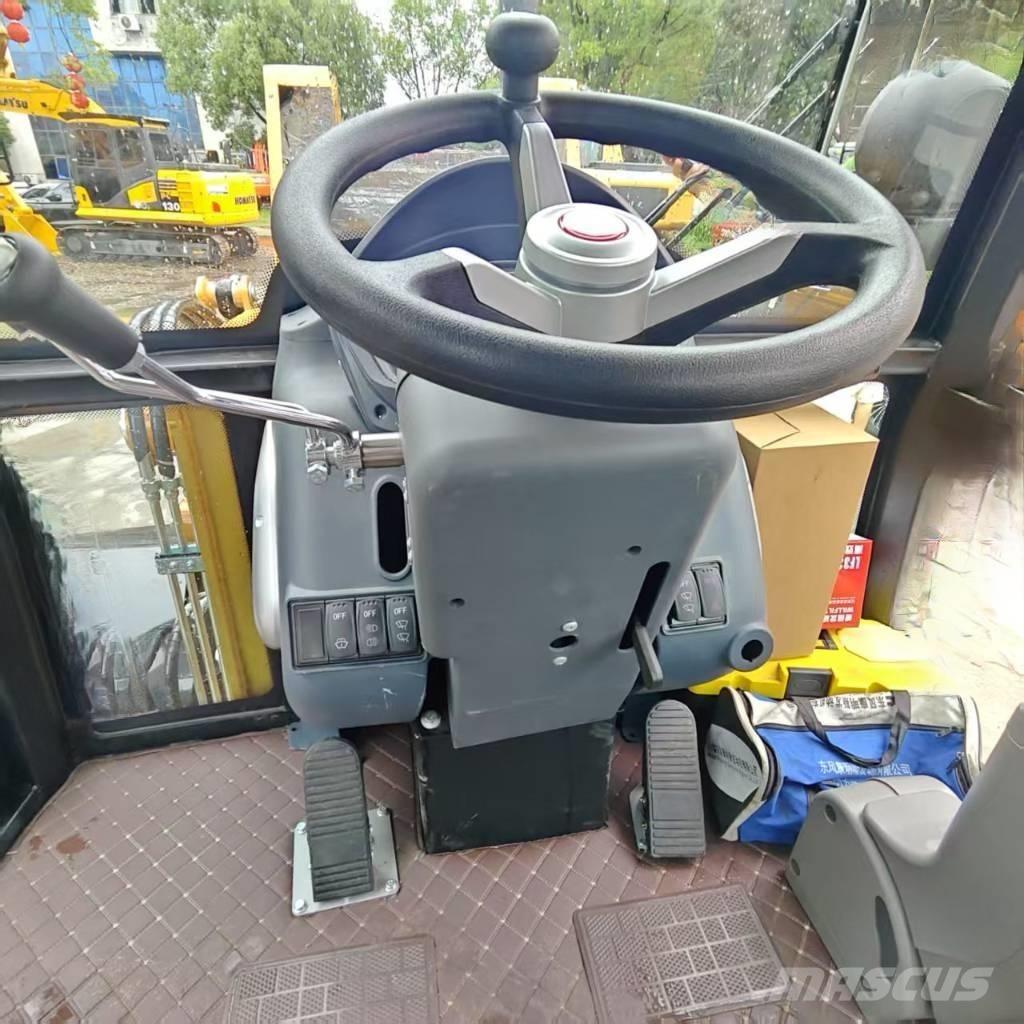 CAT 305.5 E Minikoparki