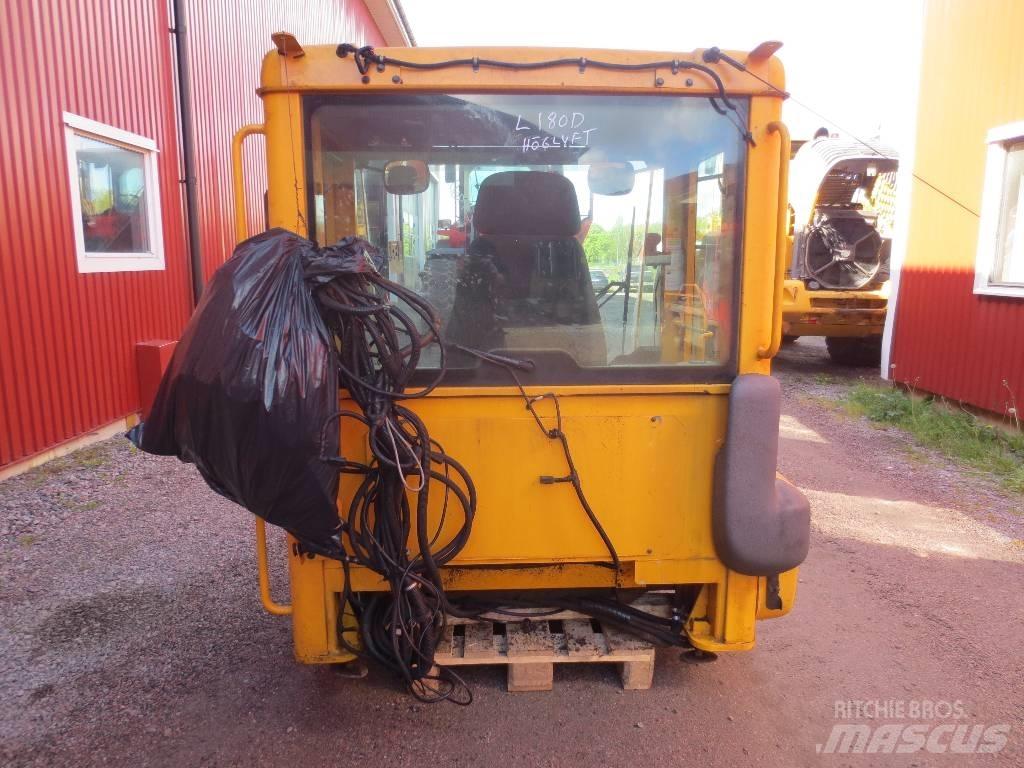 Volvo L 180 D Kabiny i wnętrze
