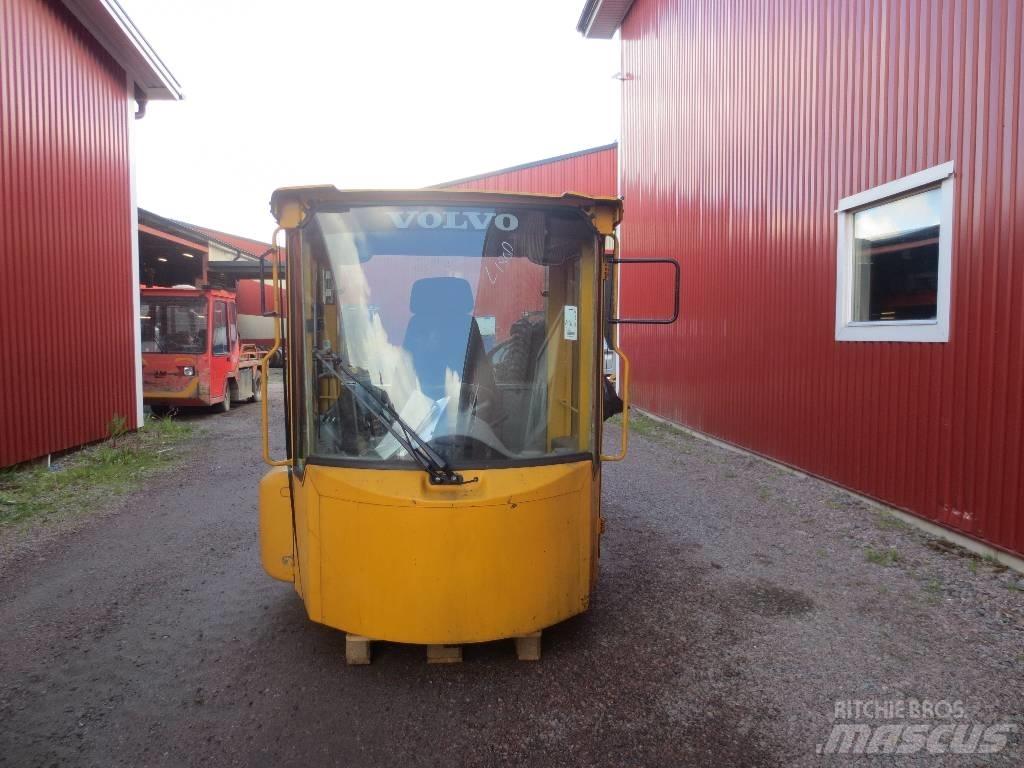 Volvo L 180 D Kabiny i wnętrze