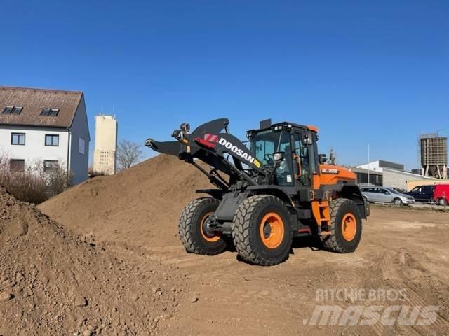 Doosan DL 220 Ładowarki kołowe
