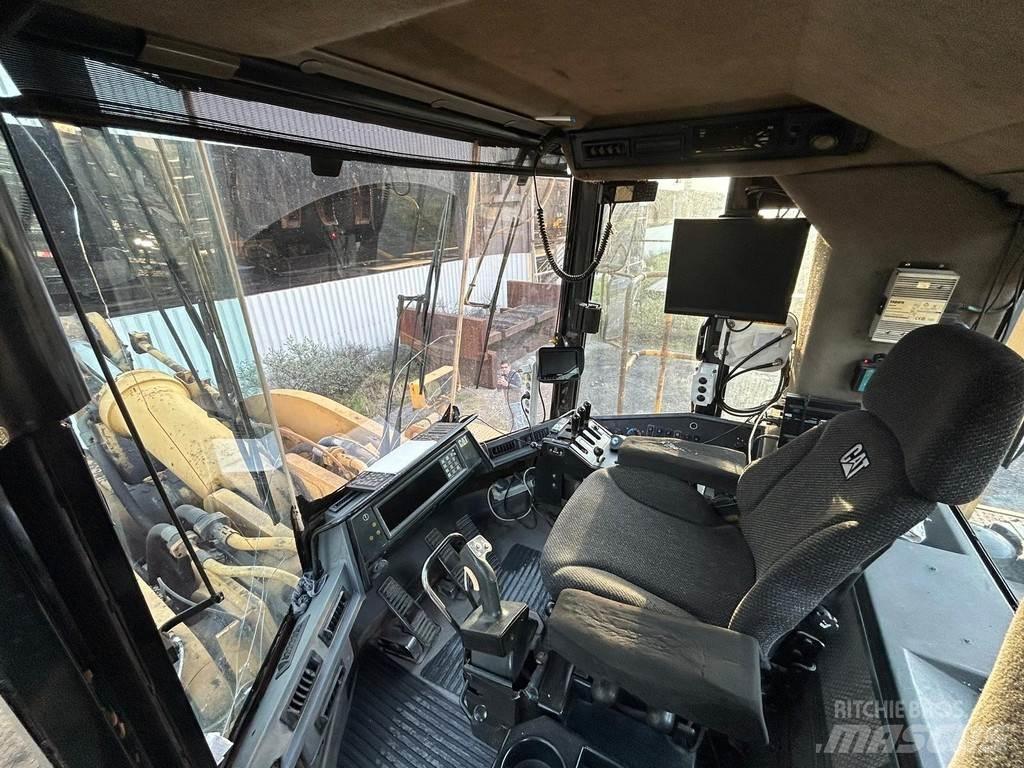 CAT 990 Ładowarki kołowe