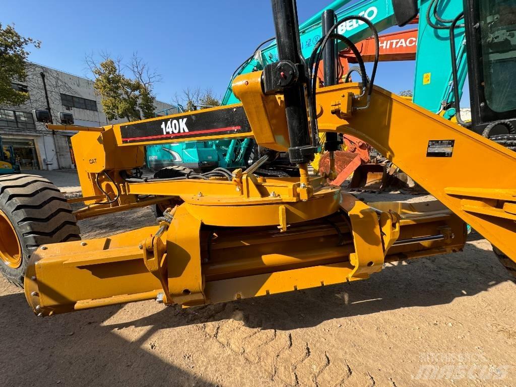 CAT 140 K Równiarki