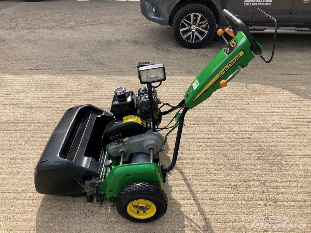 John Deere 260SL Kosiarki mechaniczne z operatorem za maszyną