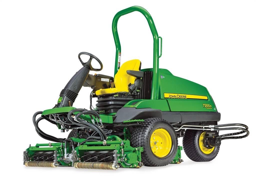 John Deere 7200A Kosiarki mechaniczne z operatorem za maszyną