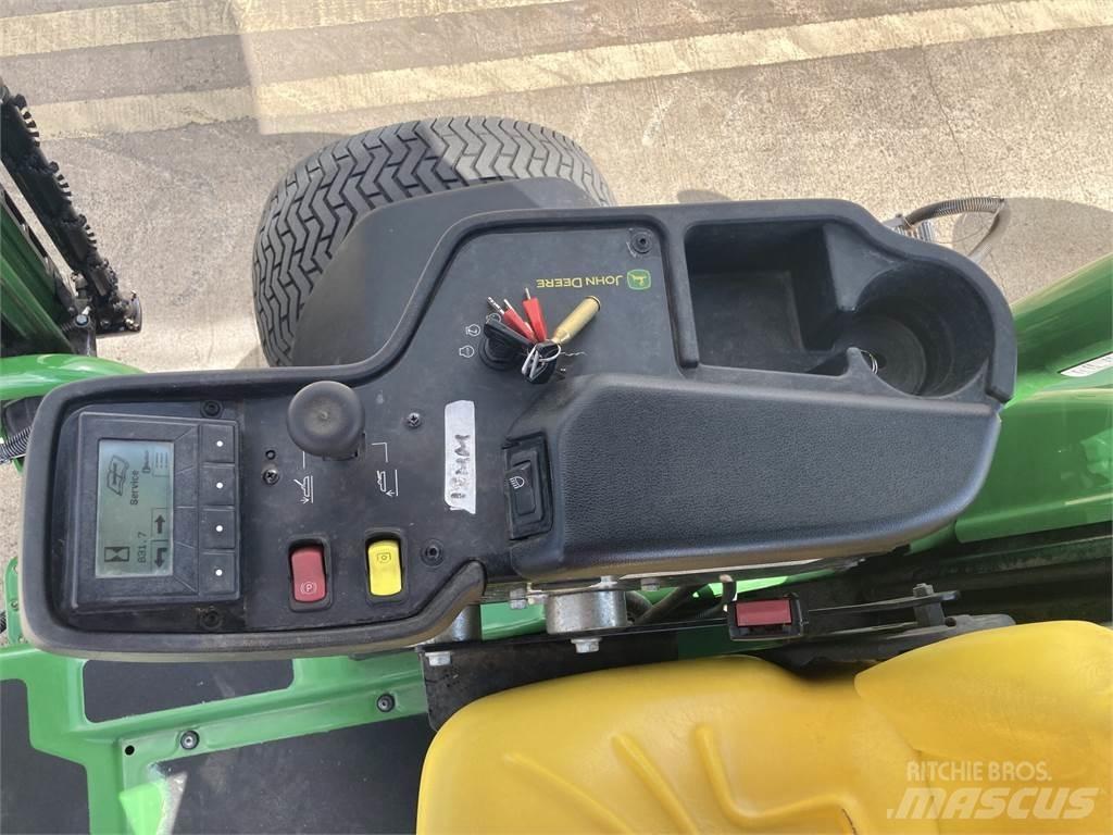 John Deere 7500AE Kosiarki mechaniczne z operatorem za maszyną