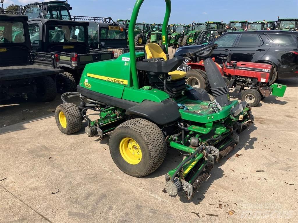 John Deere 7500AE Kosiarki mechaniczne z operatorem za maszyną
