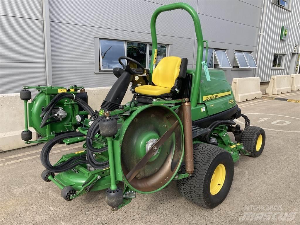 John Deere 9009A Kosiarki mechaniczne z operatorem za maszyną