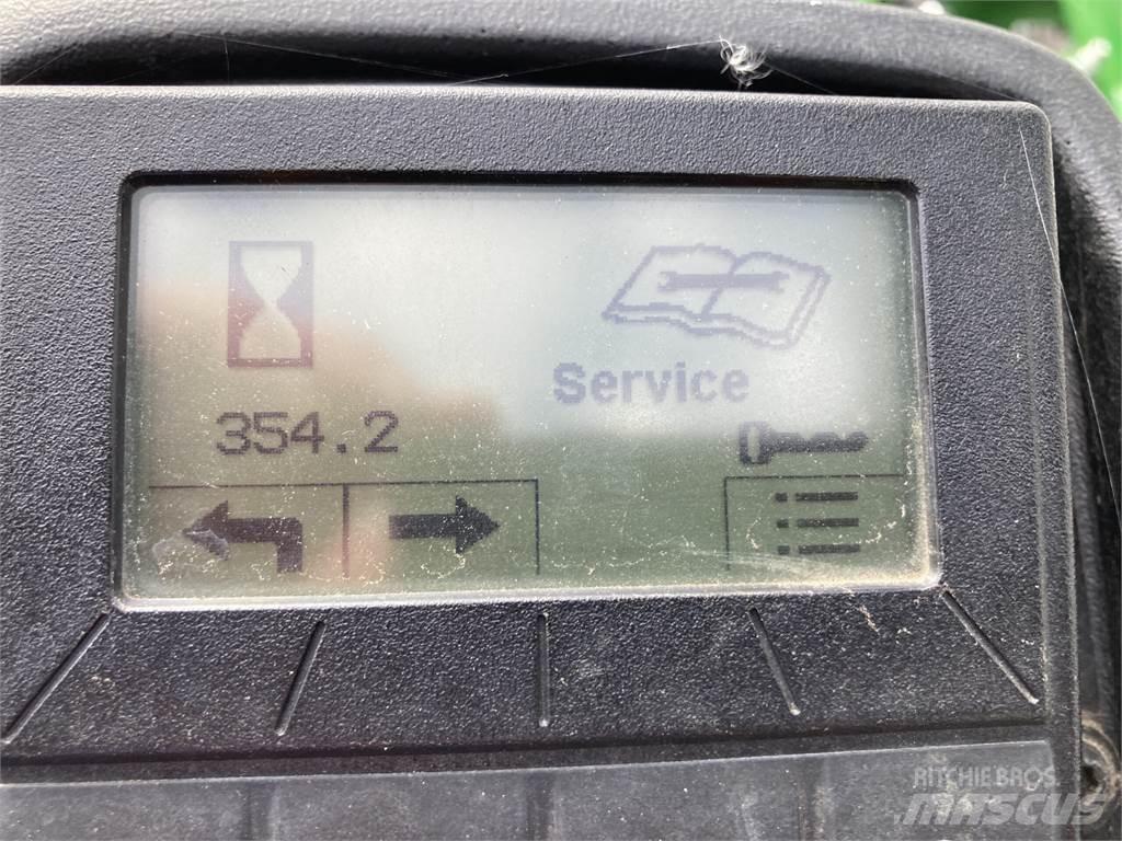 John Deere 9009A Kosiarki mechaniczne z operatorem za maszyną