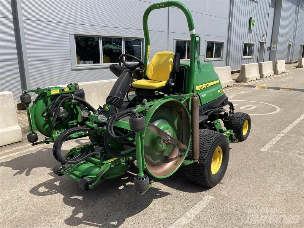 John Deere 9009A Kosiarki mechaniczne z operatorem za maszyną