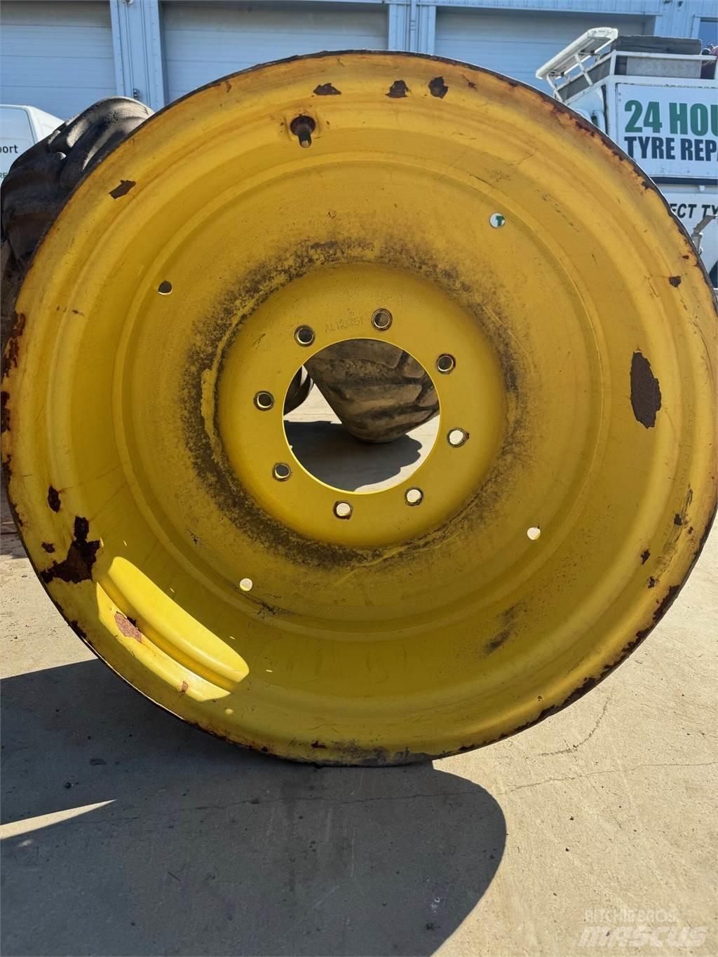 John Deere Example Opony, koła i felgi