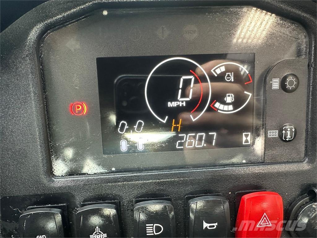 John Deere HPX815E Maszyny komunalne