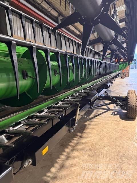 John Deere T670 Kombajny zbożowe