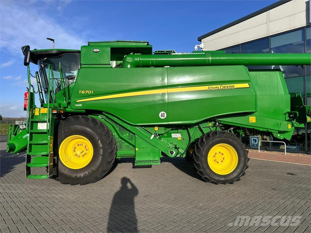 John Deere T670i Kombajny zbożowe