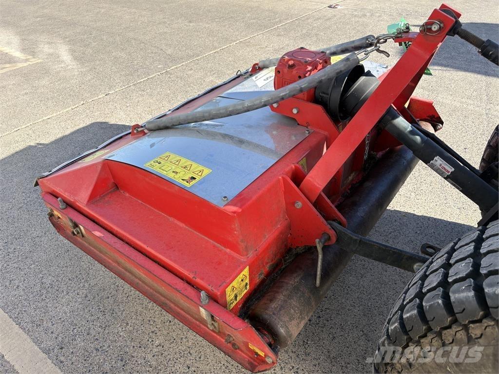 Trimax Striker 150 Kosiarki ciągnikowe i ciągnione