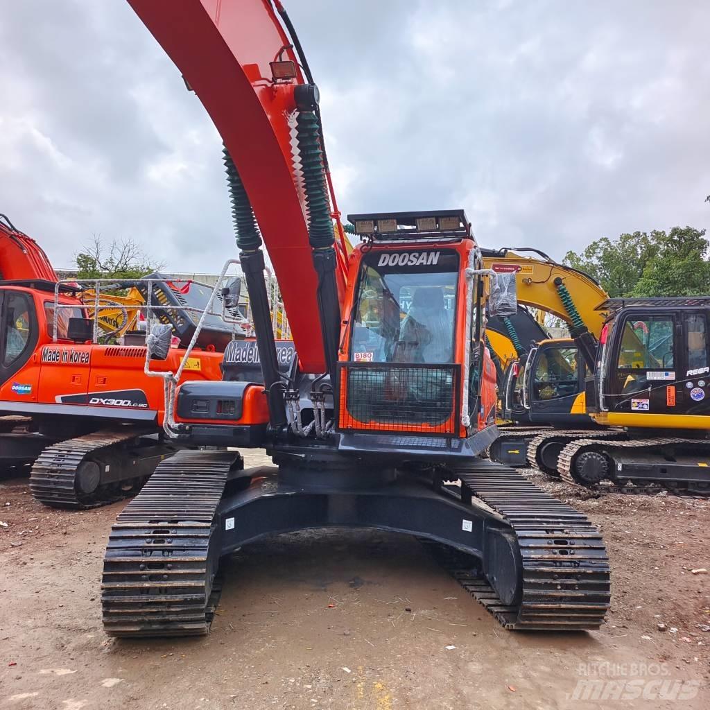 Doosan DX 300 LC Koparki gąsienicowe