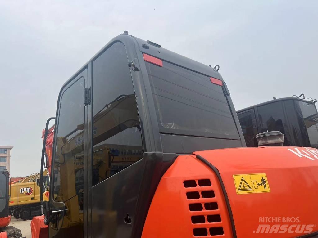 Kubota 183 Koparki gąsienicowe