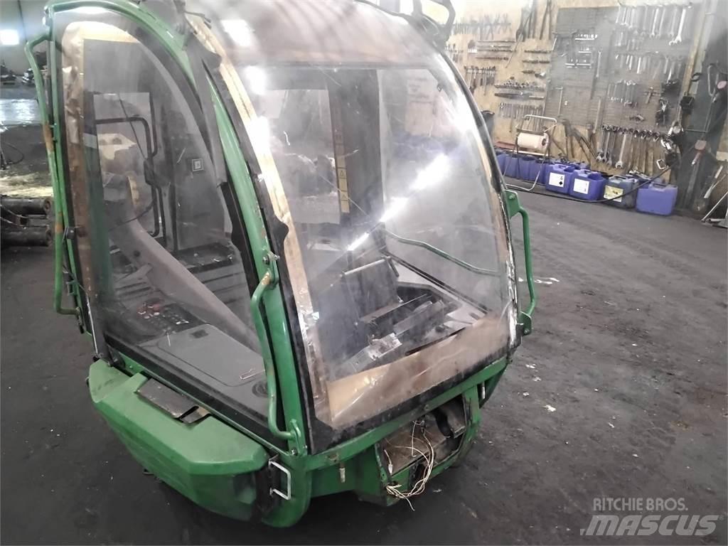 John Deere 1270E Kabiny i wnętrze