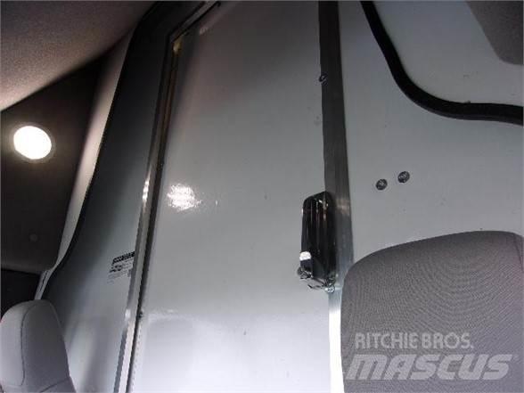 Ford E450 Samochody ciężarowe ze skrzynią zamkniętą