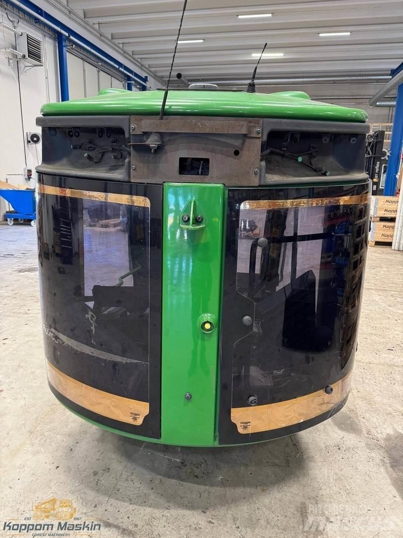 John Deere 1270E Kabiny i wnętrze