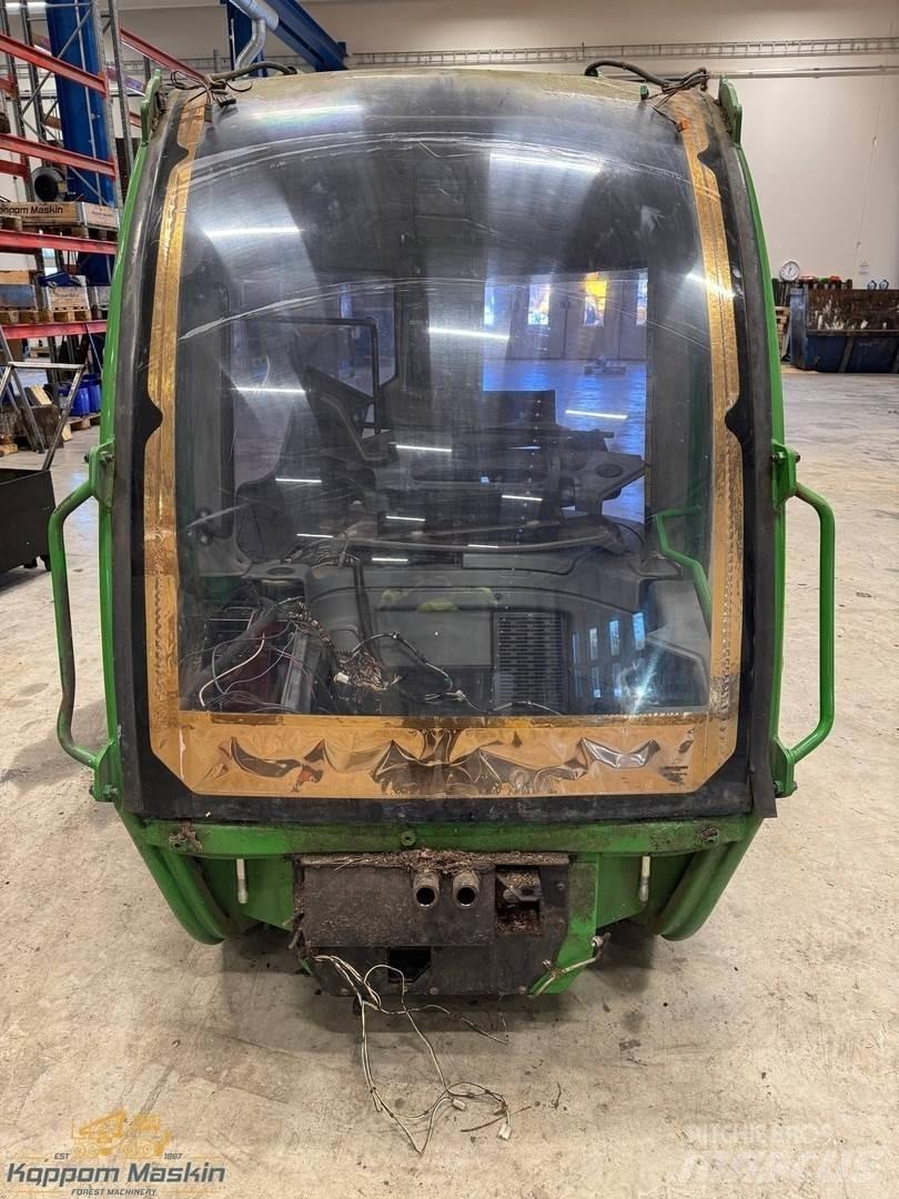 John Deere 1270E Kabiny i wnętrze