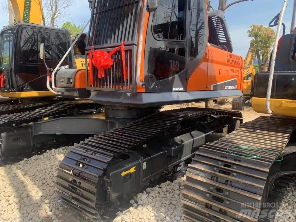 Doosan DX 225 Koparki gąsienicowe