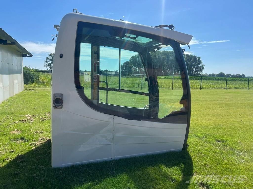 Liebherr 11407040 Kabiny i wnętrze