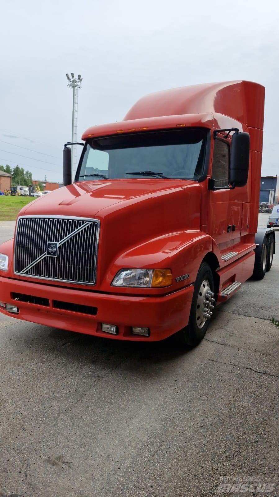 Volvo VNL-4 Ciągniki siodłowe