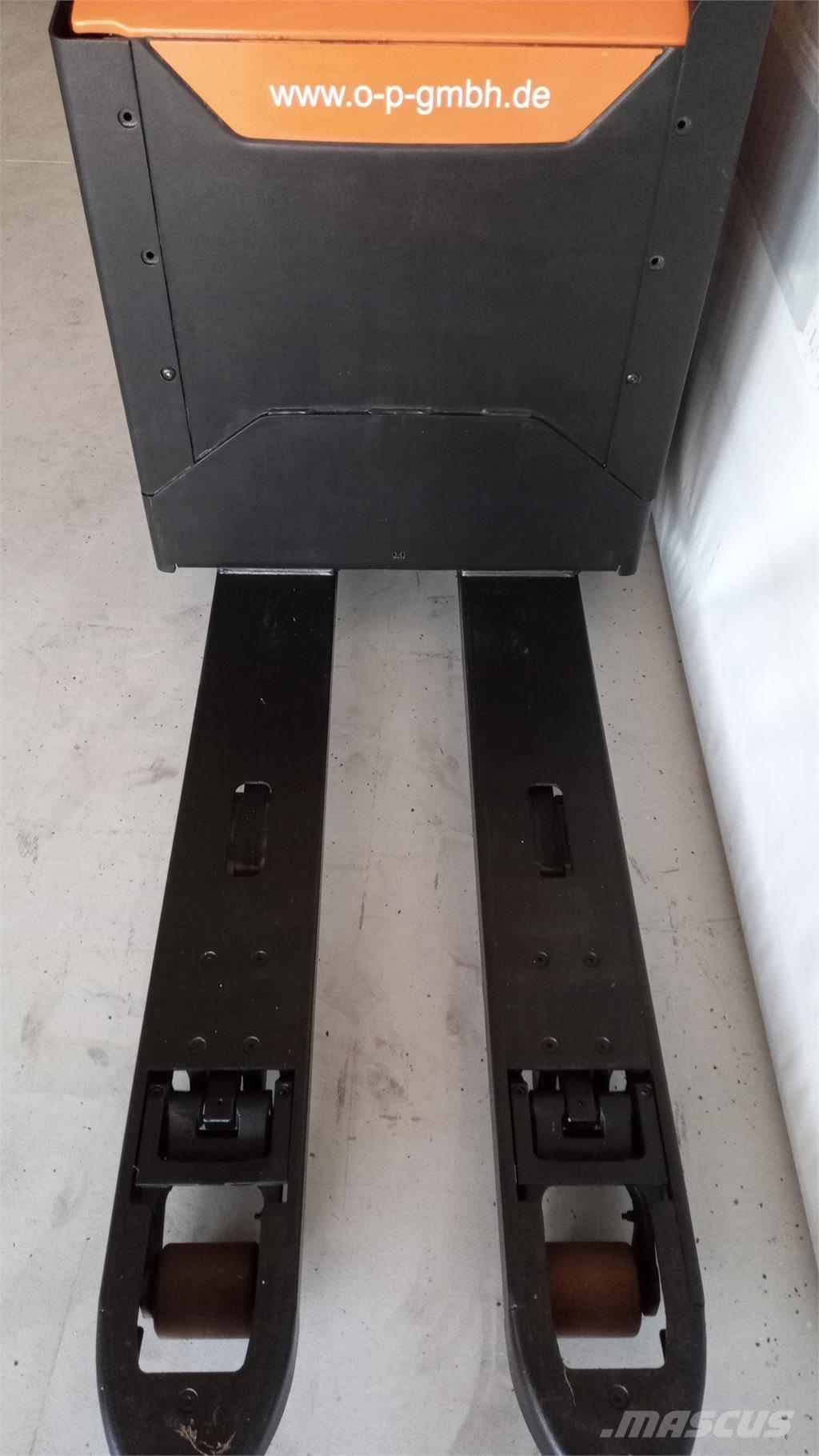 Toyota LPE 200 Wózki widłowe unoszące z dyszlem