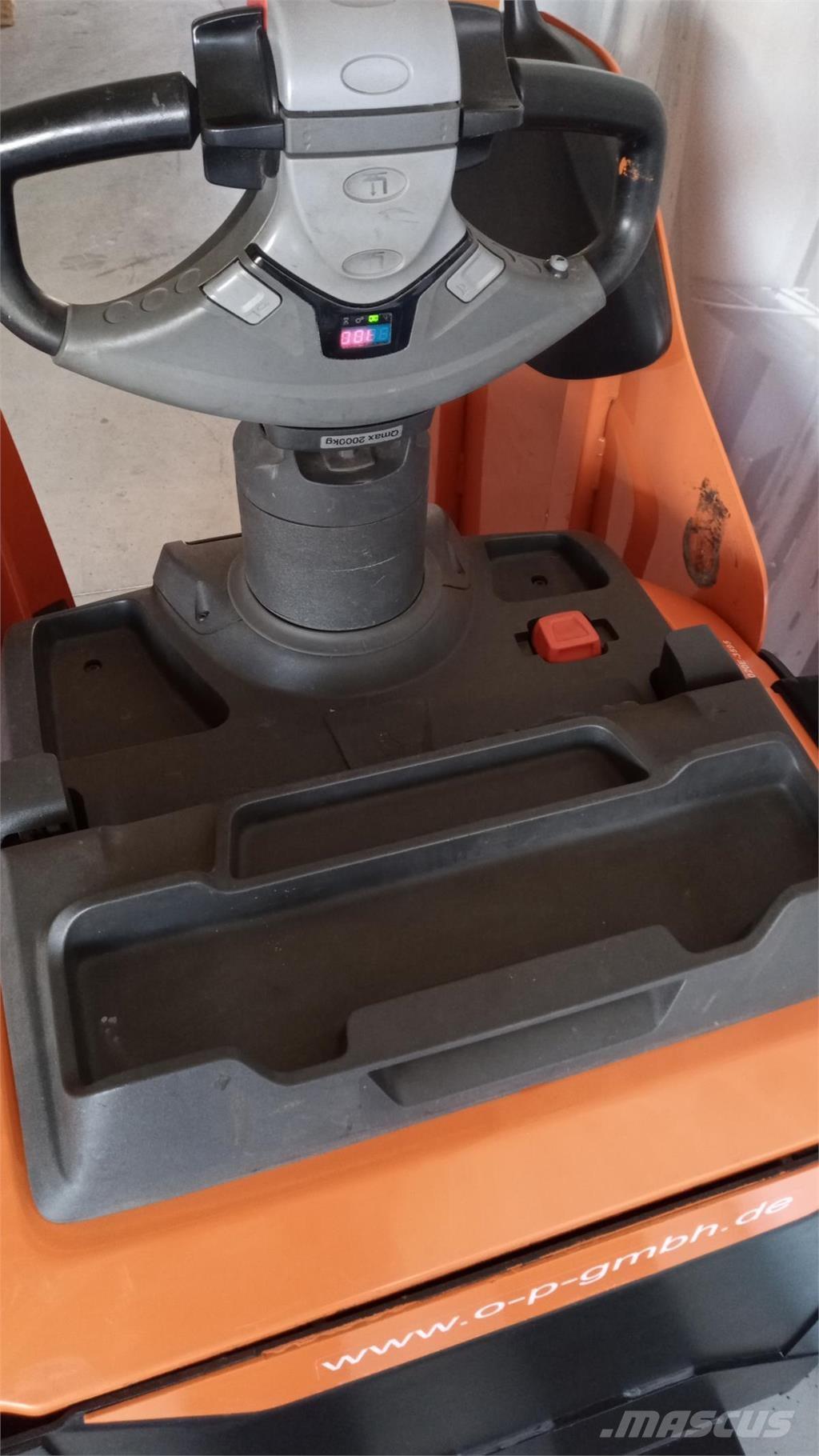 Toyota LPE 200 Wózki widłowe unoszące z dyszlem