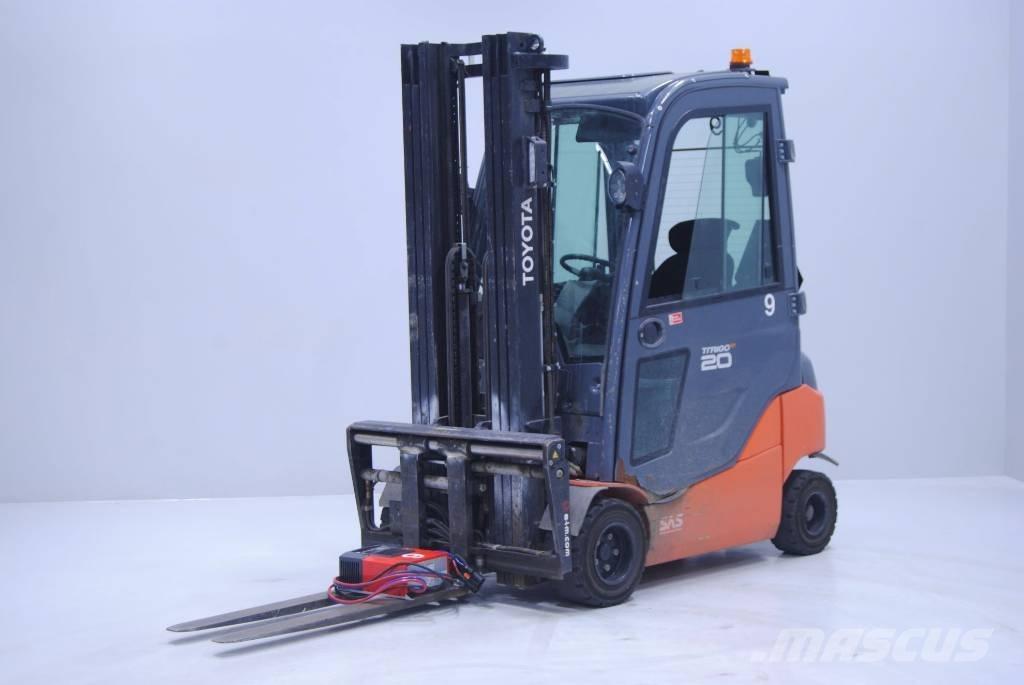 Toyota 8FBMK20T Wózki elektryczne