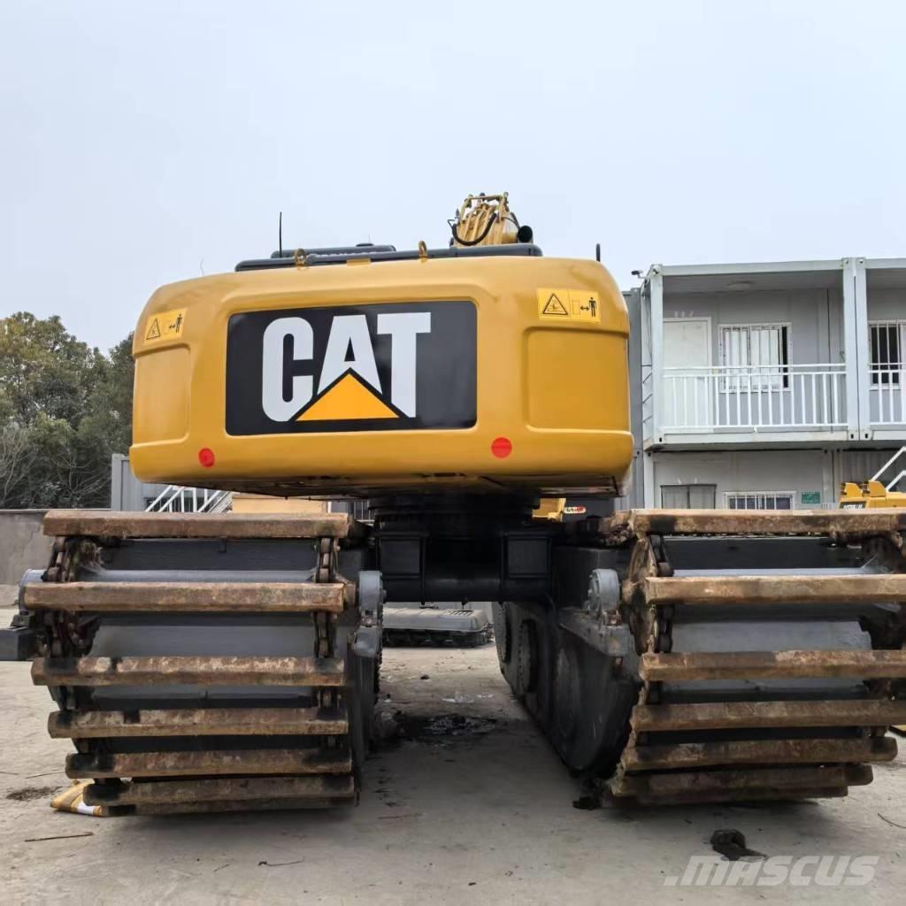 CAT 320 D Koparki pływające - amfibie