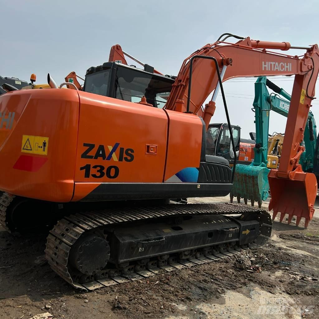 Hitachi 130 Koparki gąsienicowe