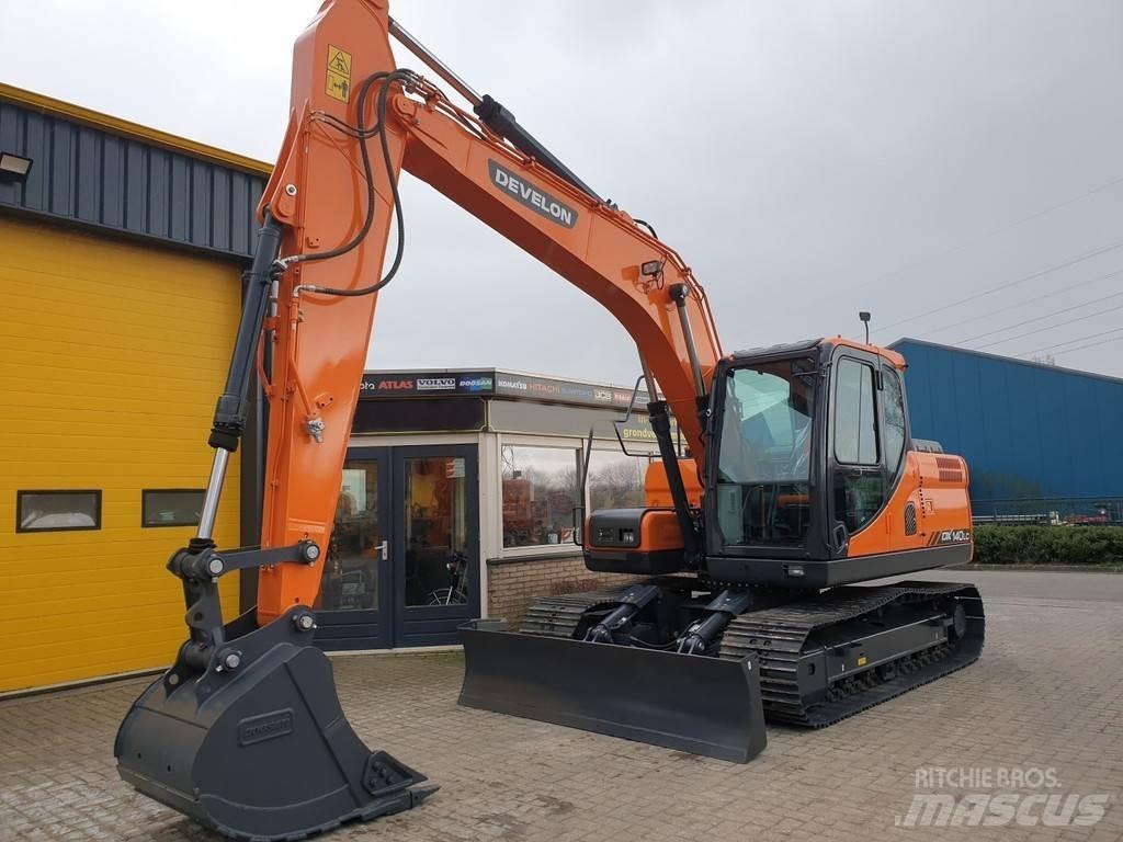 Develon DX140LC Koparki gąsienicowe
