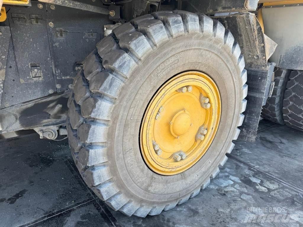 Komatsu HD405-7 Wozidła sztywnoramowe