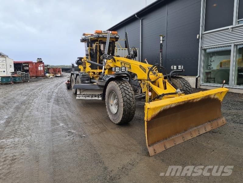 Veekmas FG 244 Równiarki