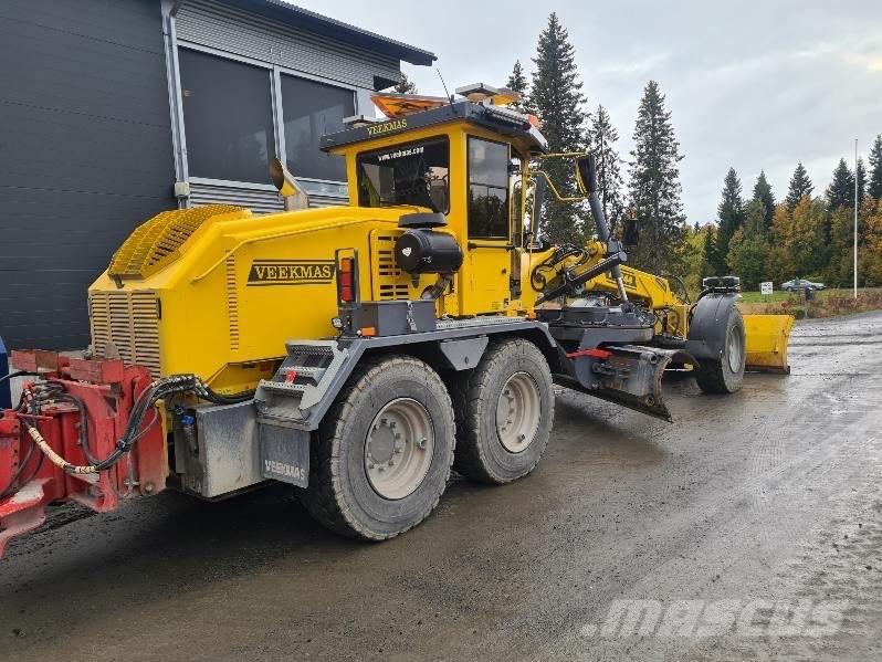 Veekmas FG 244 Równiarki