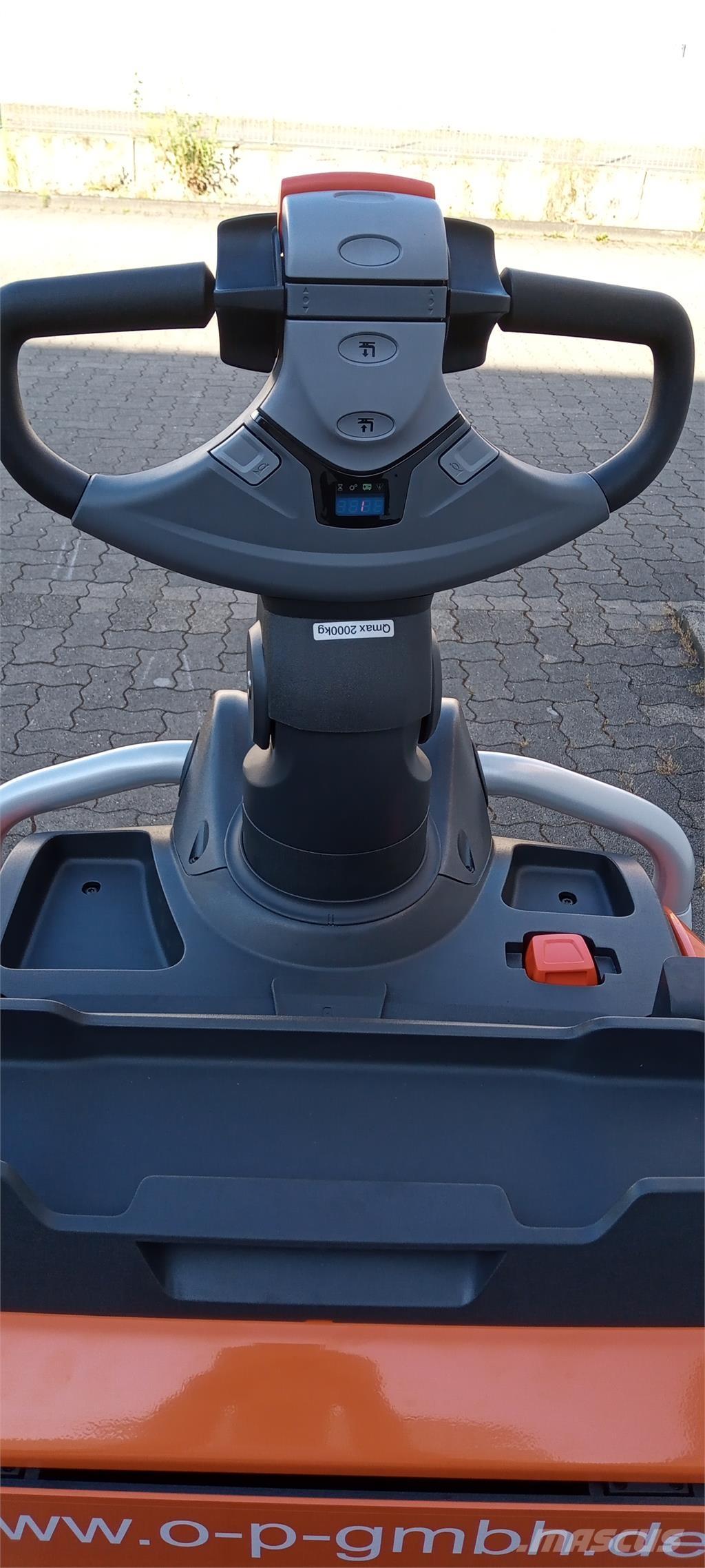 Toyota LPE200 Wózki widłowe unoszące z dyszlem