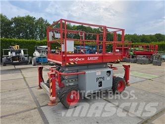 SkyJack SJ 6832 RT Podnośniki nożycowe