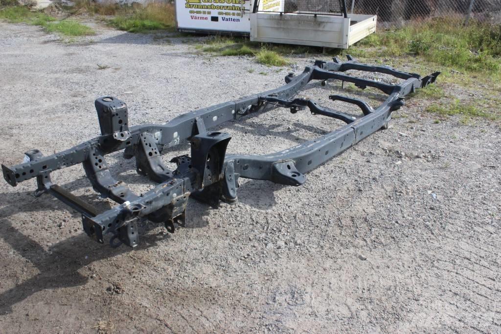 Toyota Hilux Ramy i zawieszenie