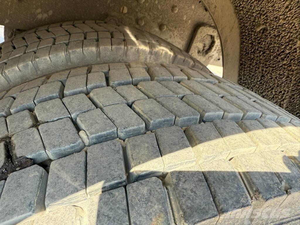 Iveco Baakwagen Ciężarówki typu Platforma / Skrzynia