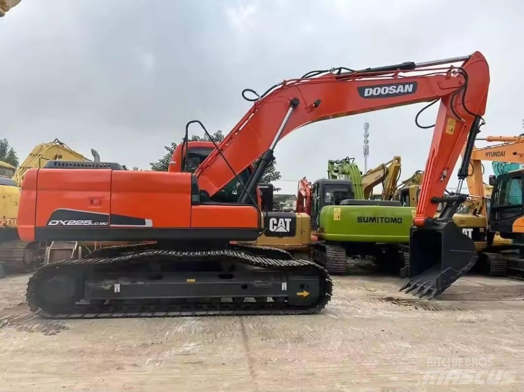 Doosan DX 225 LC-9C Koparki gąsienicowe