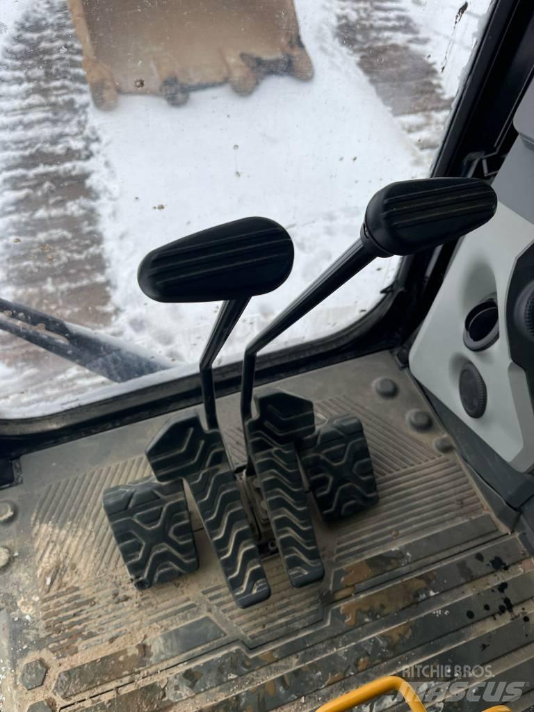CAT 374-07B Koparki gąsienicowe